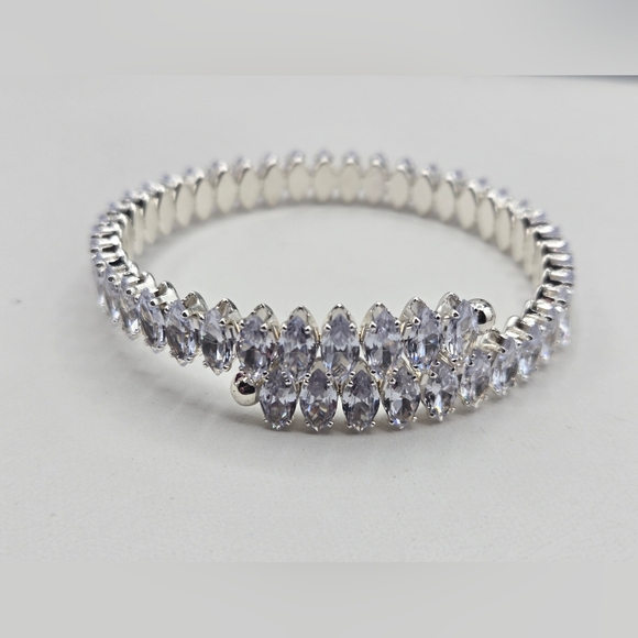 Swarovski Crystal Elements Silver Bracelet 6 1/4 - 7 inch Prom Bridal Formal - Picture 8 of 9